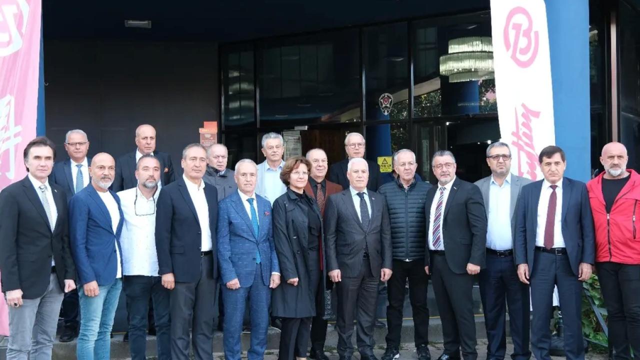 Bursa Büyükşehir Belediye Başkanı Mustafa Bozbey, BUTTİM’i ziyaret etti. BUTTİM’in