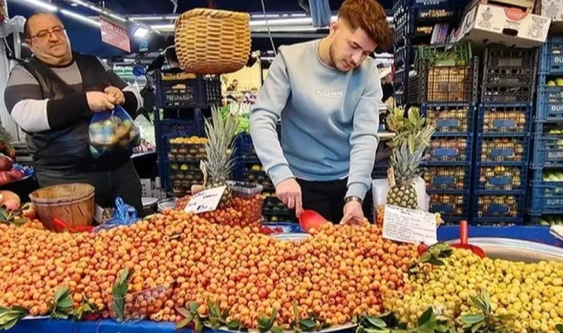 Bursa'da yaşayan vatandaşlar, pazar alışverişinde pahalılıktan dolayı zorluk çekiyor. Bilhassa