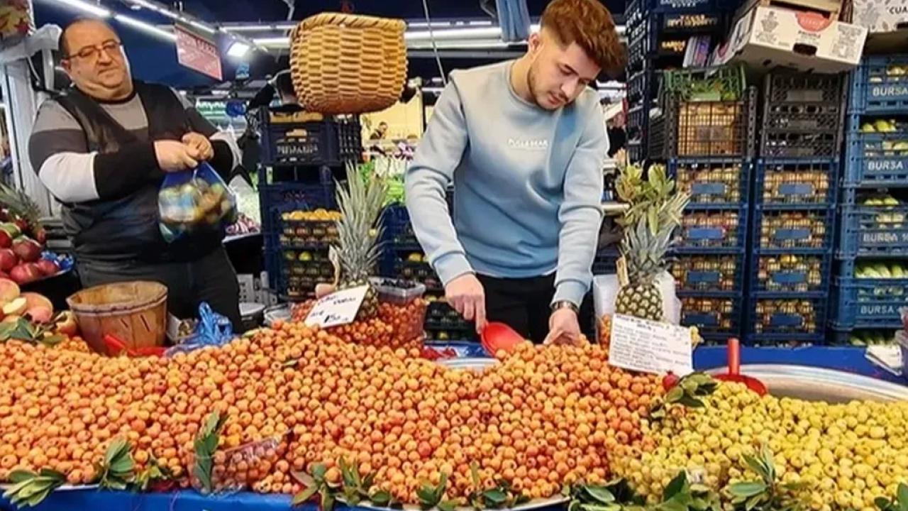 Bursa'da yaşayan vatandaşlar, pazar alışverişinde pahalılıktan dolayı zorluk çekiyor. Bilhassa