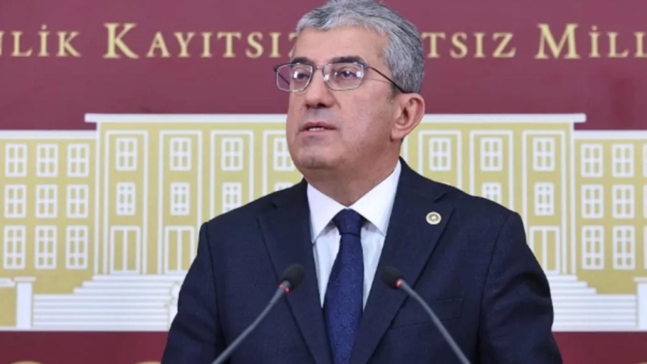 CHP Küme Başkanvekili Gökhan Günaydın, Esenyurt Belediye Başkanı Ahmet Özer'in