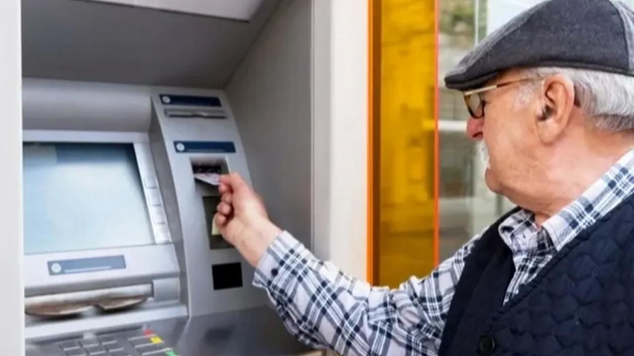 2023 yılında emeklilere verilen 5 bin lira bayram ikramiyesi, milyonlarca
