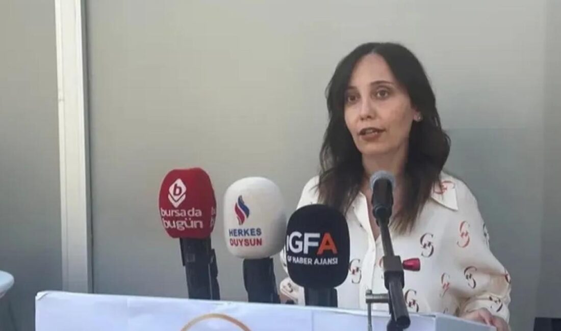 Gizem Gürlek diş muayenehanesi, bugün düzenlenen merasimle açıldı.