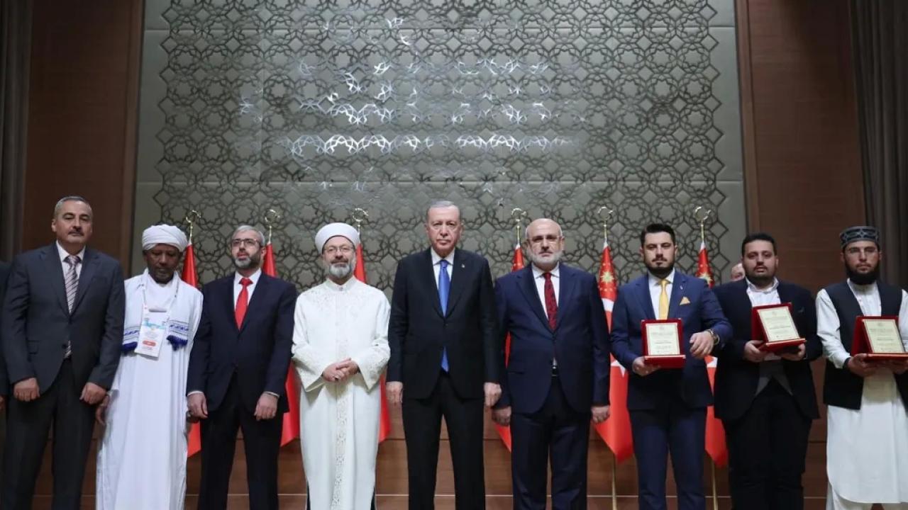Cumhurbaşkanı Recep Tayyip Erdoğan, Cumhurbaşkanlığı Külliyesi'nde düzenlenen 9. Milletlerarası Hafızlık