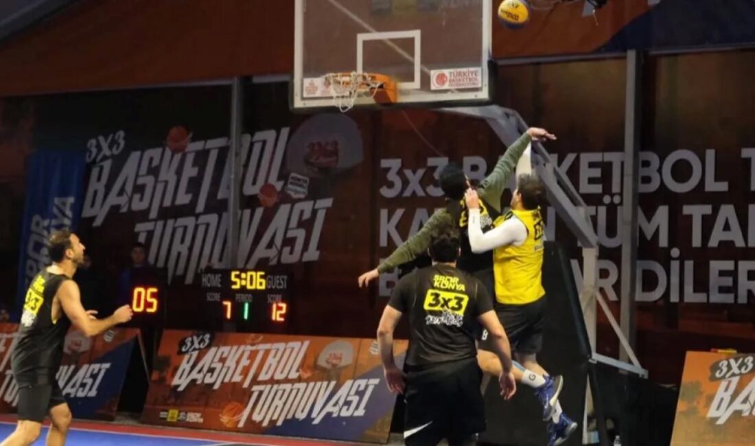 Konya Büyükşehir Belediyesi tarafından düzenlenen 3x3 Basketbol Turnuvası sporseverlere heyecan