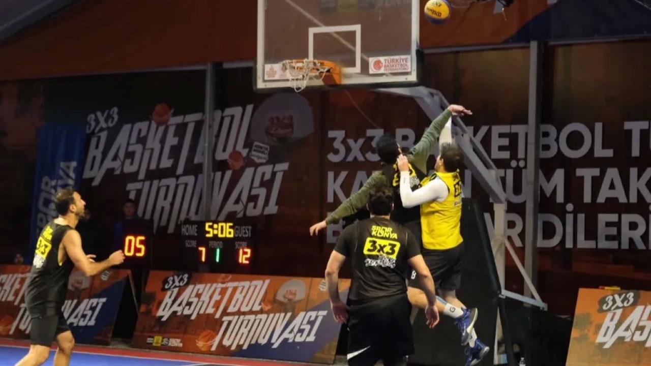 Konya Büyükşehir Belediyesi tarafından düzenlenen 3x3 Basketbol Turnuvası sporseverlere heyecan