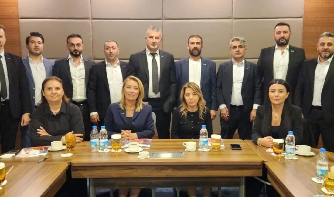 TEKSİDER yeni periyodun birinci toplantısını tüm yönetim Kurulu üyelerinin iştirakiyle
