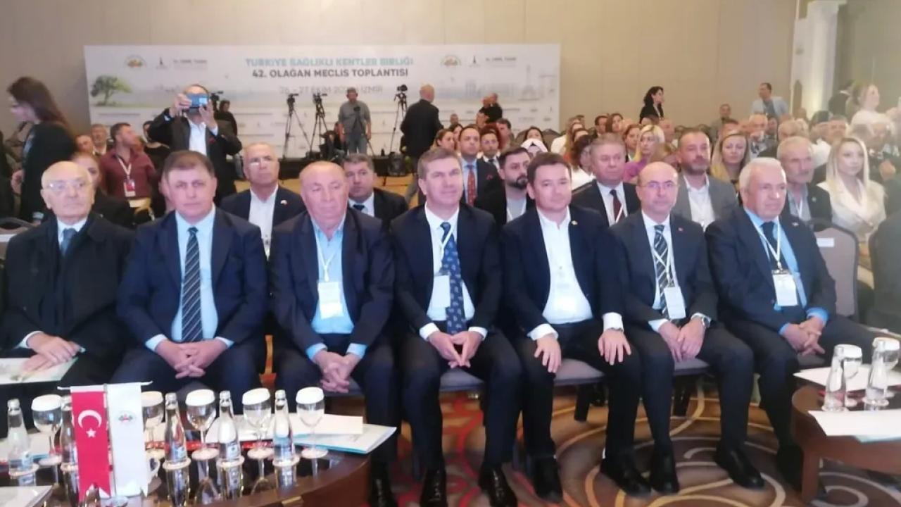 Bursa'dan Osmangazi Belediye Başkanı Erkan Aydın, Nilüfer Belediye Lideri Şadi