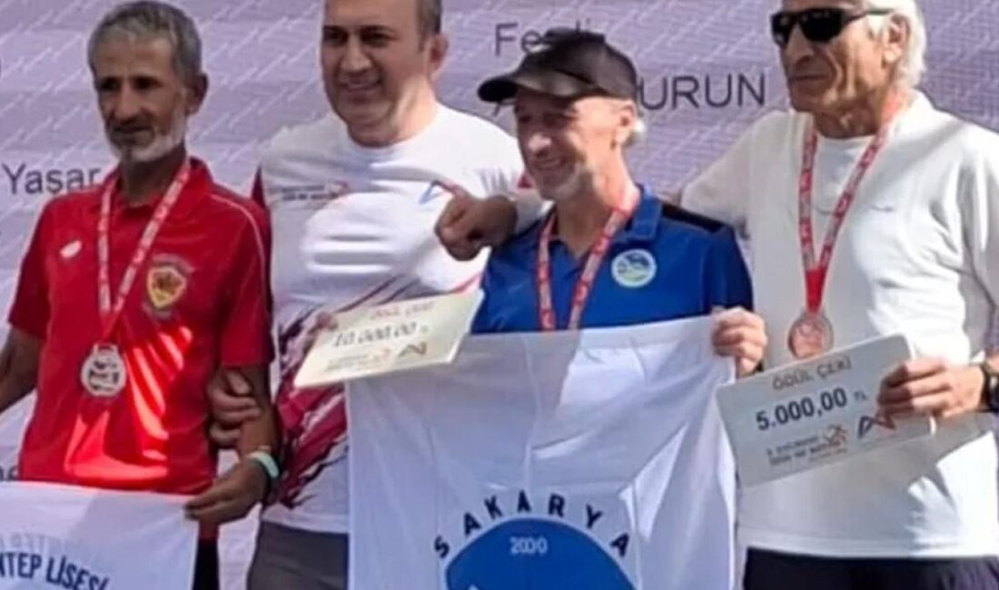 Mersin’de düzenlenen 16. Memleketler arası Tarsus Yarı Maratonu’na katılan Büyükşehir