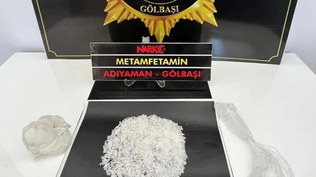 Adıyaman’ın Gölbaşı ilçesinde, Narkotik Kabahatlerle Çaba Ofis Amirliği takımları tarafından