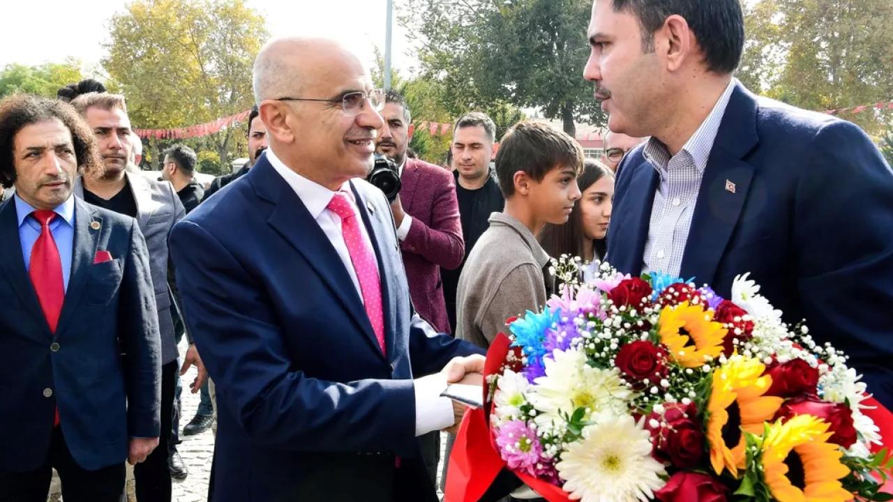 Sarsıntı sonrası çalışmaları yerinde incelemek üzere Malatya’ya gelen Etraf Şehircilik