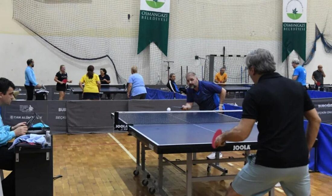 Bursa'da Osmangazi Belediyesi ve Bursa Veteran Masa Tenisçileri Spor Kulübü
