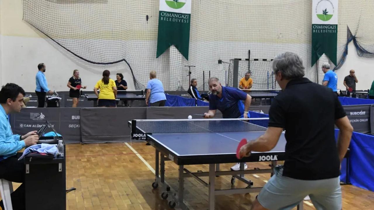 Bursa'da Osmangazi Belediyesi ve Bursa Veteran Masa Tenisçileri Spor Kulübü