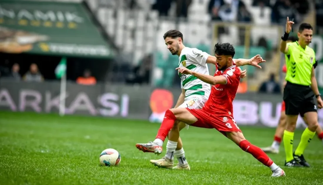 Bursaspor, Kemerkent Bulvarspor karşısında aldığı 3-0’lık müthiş galibiyetle namağlup liderliğini