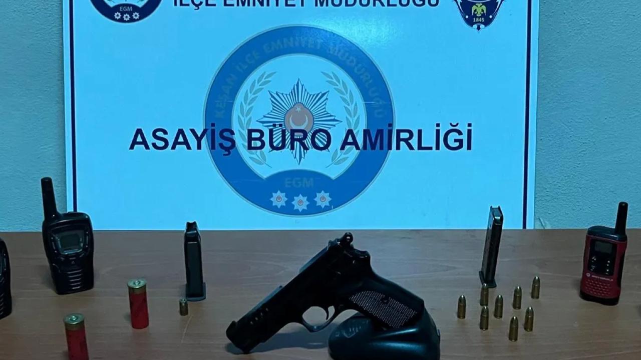 Edirne'nin Keşan ilçesinde düzenlenen eş vakitli operasyonlarda 17 adrese yapılan