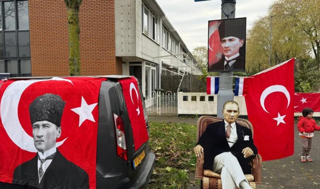 Her yıl klasik olarak Hollanda’nın Rotterdam kentindeki Atatürk Sokağı’nda düzenlenen