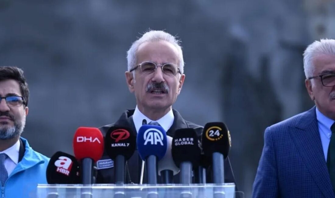 Ulaştırma ve Altyapı Bakanı Abdulkadir Uraloğlu, yapımı devam eden Halkalı-Kapıkule
