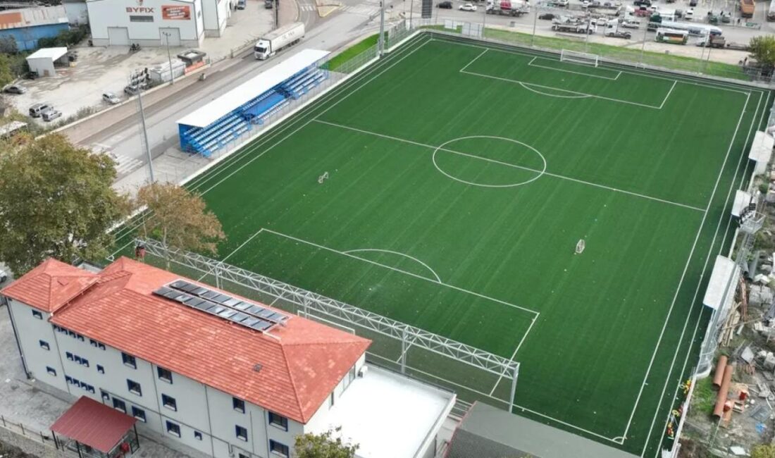 Kocaeli Büyükşehir Belediyesi, yenileme çalışması yaptığı Başiskele Yakup Altun Stadı’nı