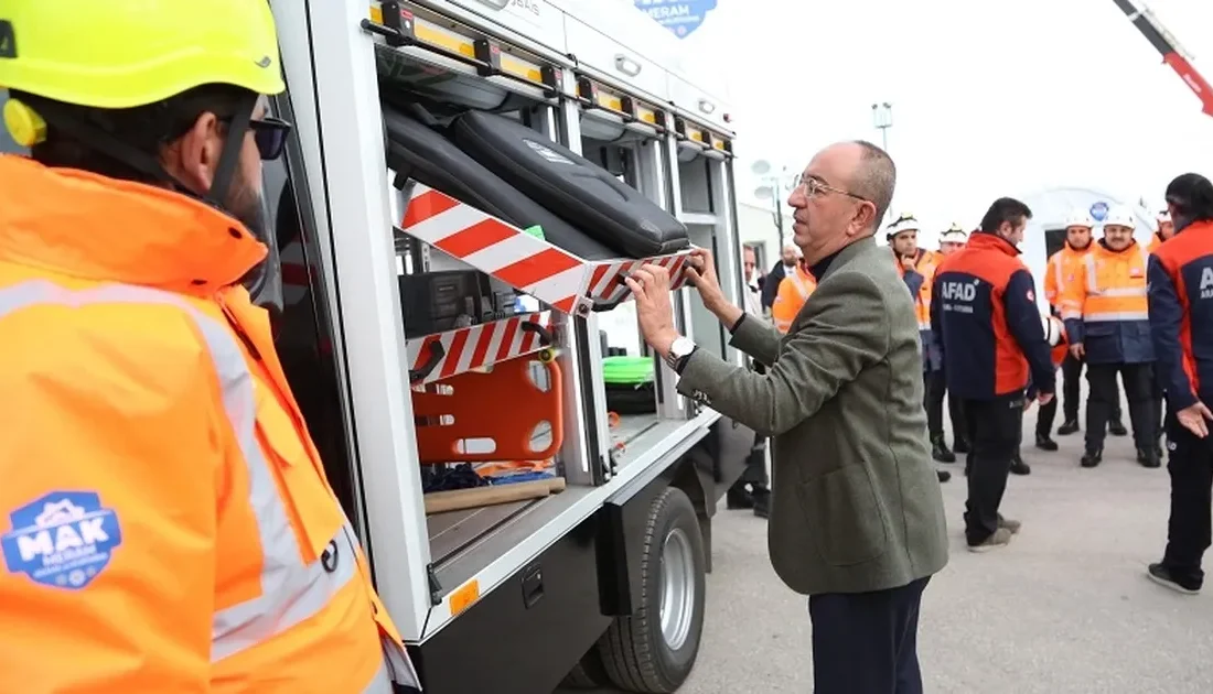 Meram Belediyesi, doğal afetlerde, aramakurtarma operasyonlarındave acil yardım ihtiyaçlarında görev