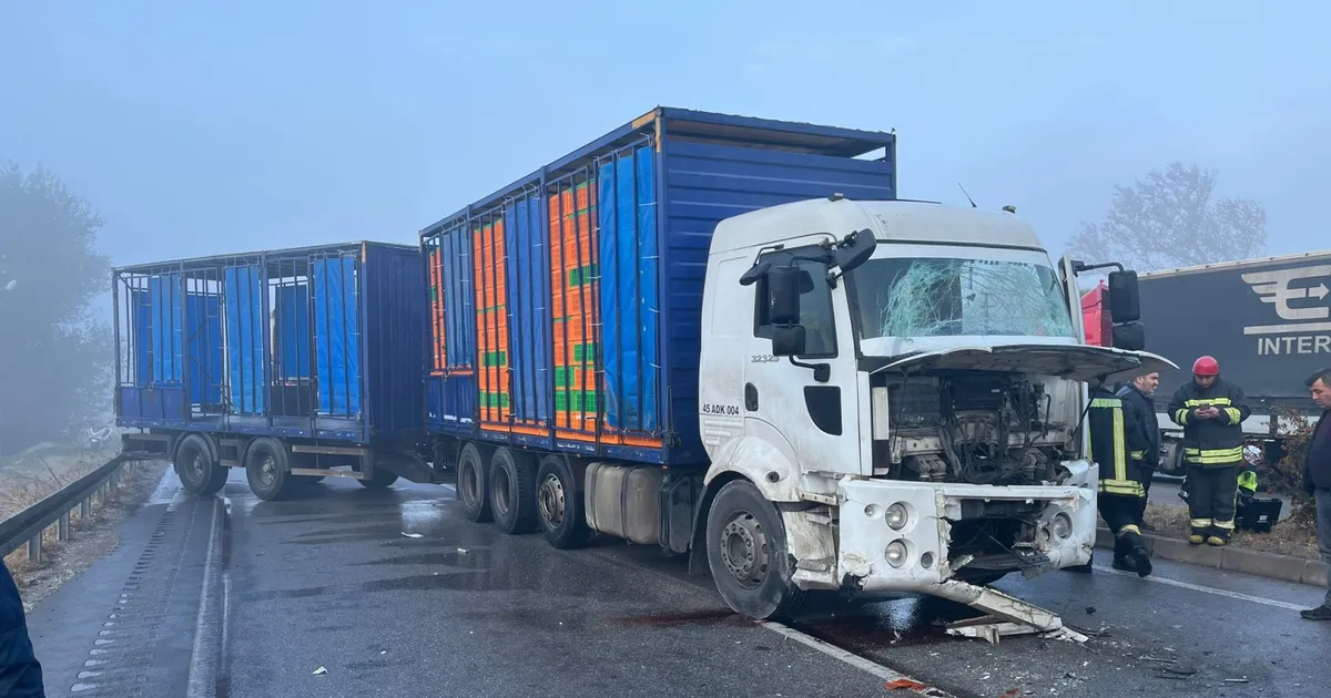 Manisa’da etkili olan yağışlı ve sisli hava, birçok kazaya neden