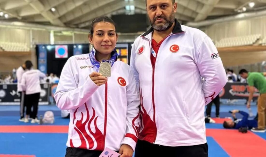 Konya'da Meram Belediyesporlukick boks sportmeni Sabriye Gür başarılarına bir yenisini