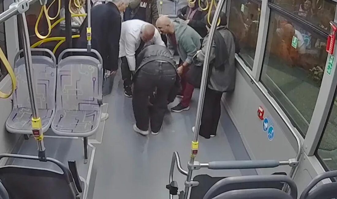Sakarya'da Kampüs-Terminal ortası sefer yaparken araçta kötüleşen bir yolcuyu güzergahı