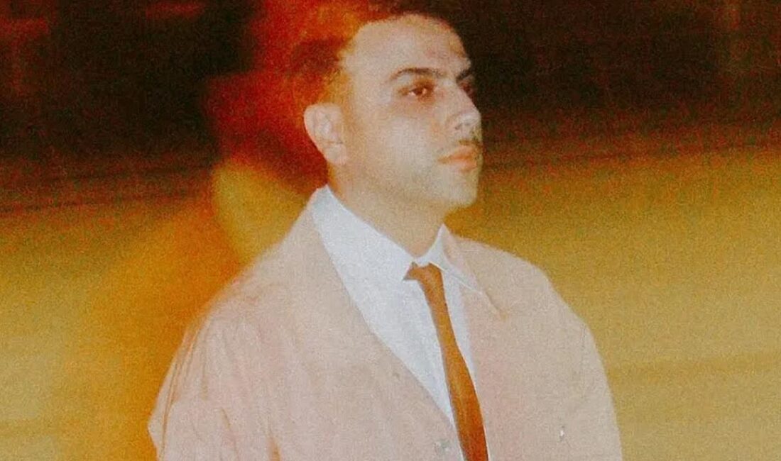 KÖFN kümesinin solisti olarak müzik dünyasında ismini duyuran Salman Tin,