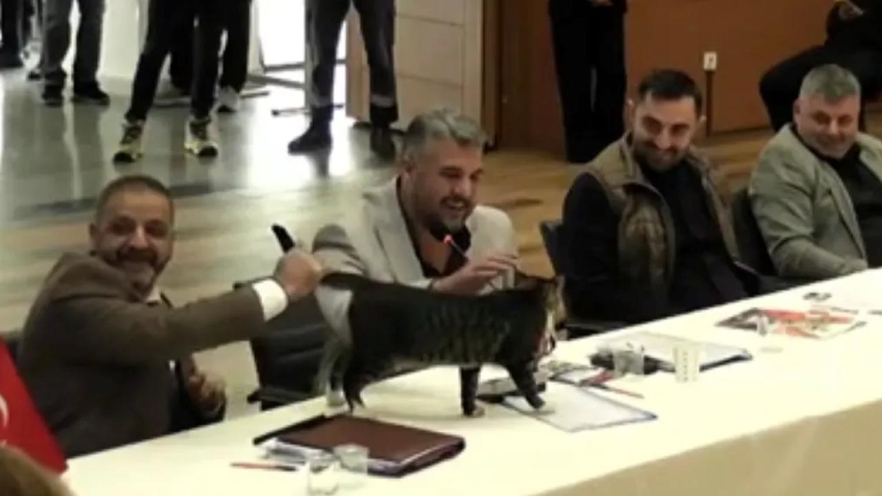 Şile Belediyesi Kasım ayı 2.oturumunda Ak Parti Meclis üyesi Onur