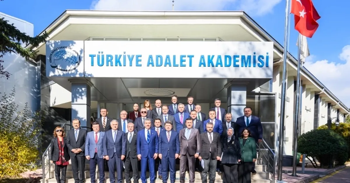 Adalet Bakanı Yılmaz Tunç, TBMM Adalet Komisyonu Başkanı Cüneyt Yüksel