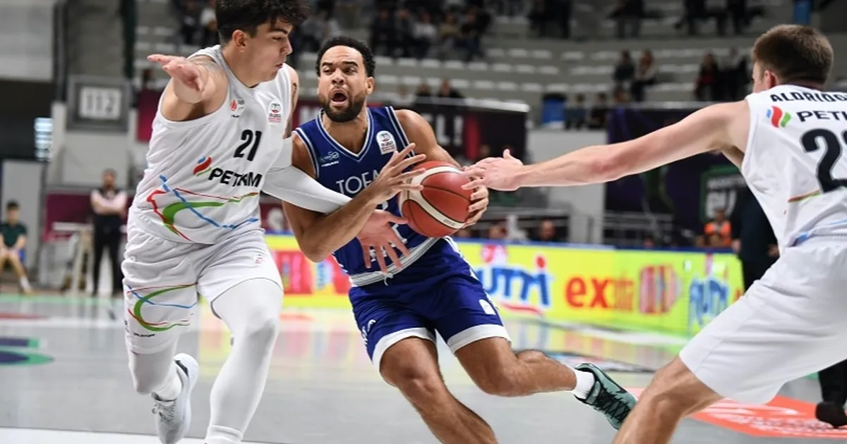TOFAŞ Basketbol Takımı, ligin 7. haftasında sahasında oynadığı Aliağa Petkimspor