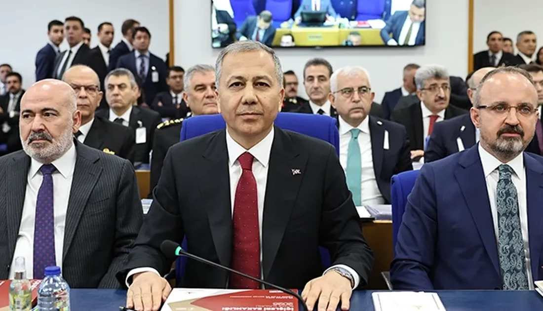 İçişleri Bakanı Ali Yerlikaya, belediyeler hakkında açılan soruşturmalara yönelik bin