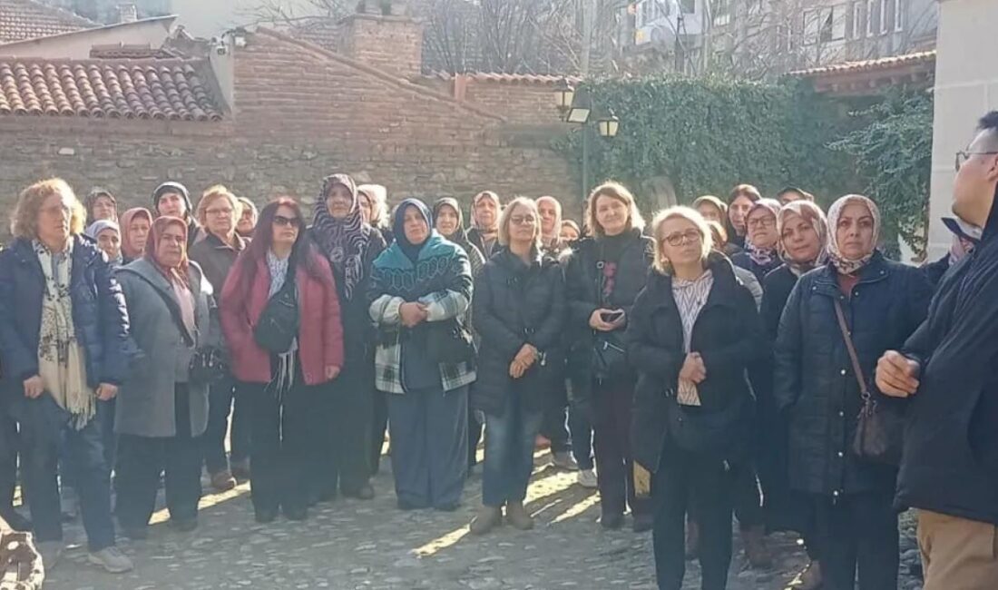 Manisa Büyükşehir Belediyesi’nin sosyal belediyecilik anlayışıyla hayata geçirdiği “Adım Adım