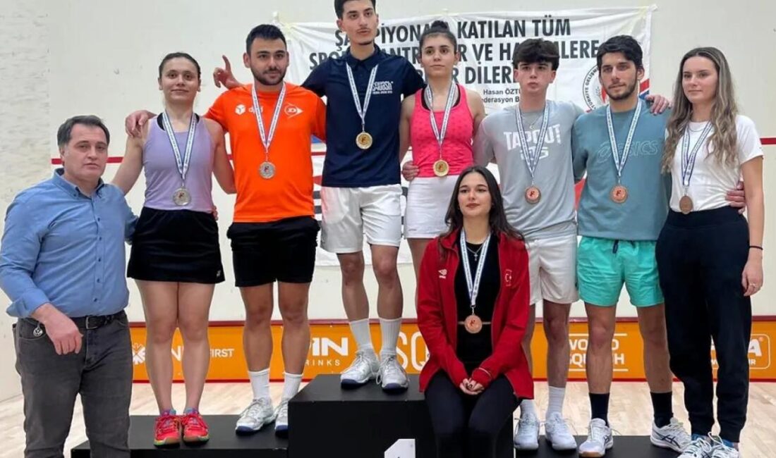 İstanbul’da düzenlenen şampiyonadan derecelerle dönen Muratpaşa Belediyesi squash takımı, gözünü