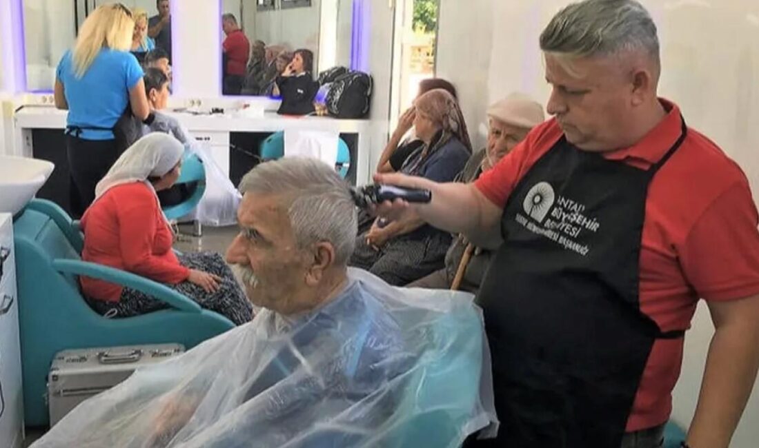 Antalya Büyükşehir Belediyesi mobil kuaför ile kırsal mahallelerde yaşayan vatandaşların