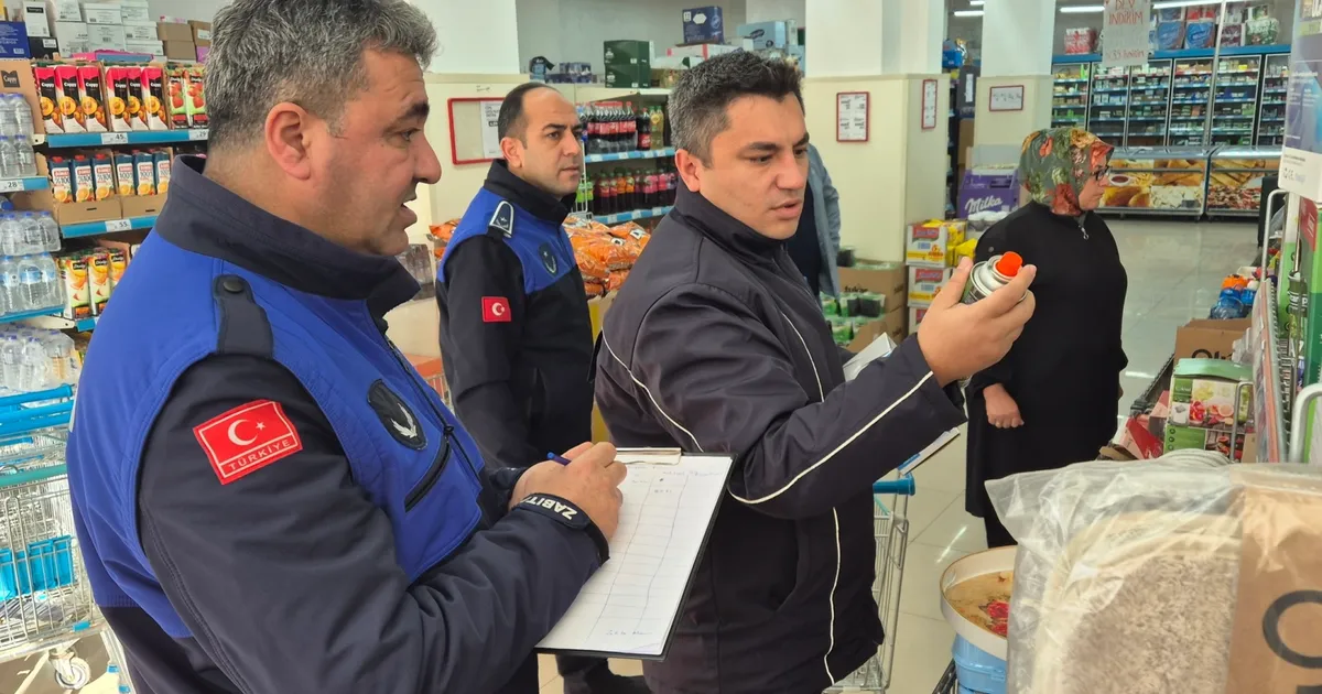 Bursa'da Gemlik Belediyesi Zabıta Müdürlüğü ekipleri, son günlerde artan, raf