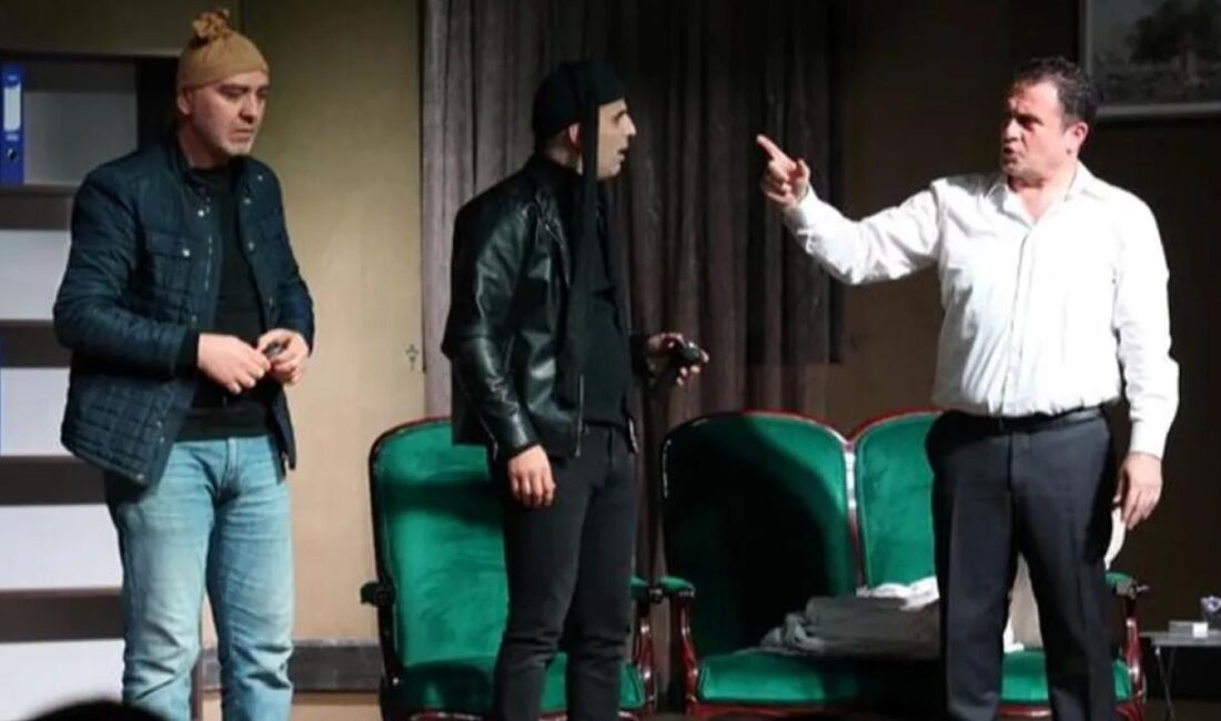 Bursa İnegöl Belediyesi Şehir Tiyatrosunun sevilen oyunlarından “En Büyük Haber”