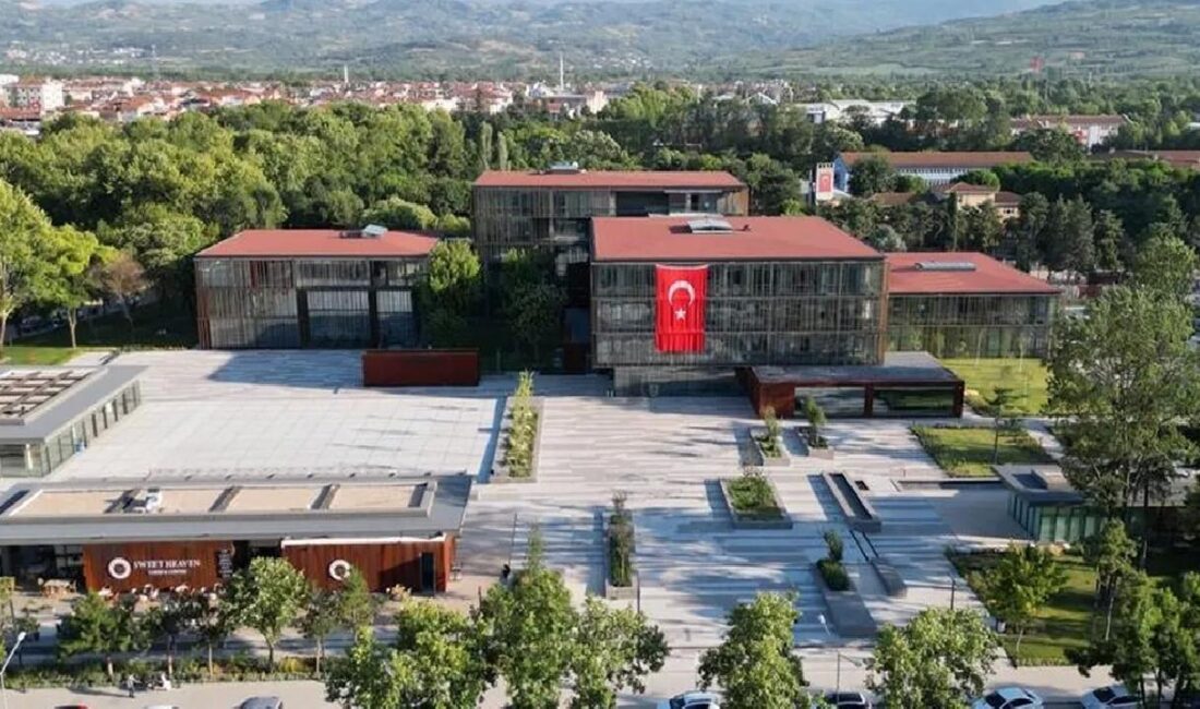 Bursa İnegöl Belediyesi’nde bazı müdürlüklerde yapılan değişiklikler yazılı açıklamayla kamuoyuna