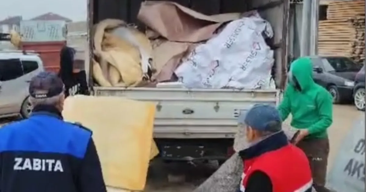Bursa'da İnegöl Belediyesi Zabıta Müdürlüğü ekipleri hem şehir içerisinde, hem