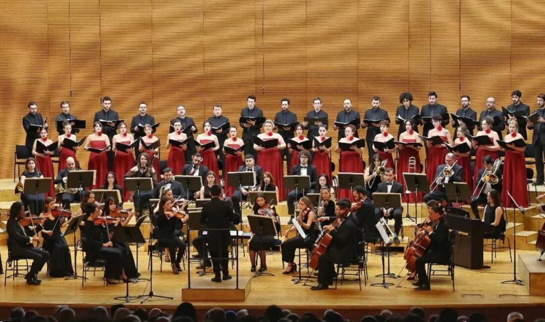 Bursa Nilüfer Oda Orkestrası ve Nilüfer Çoksesli Korosu düzenlediği Yeni