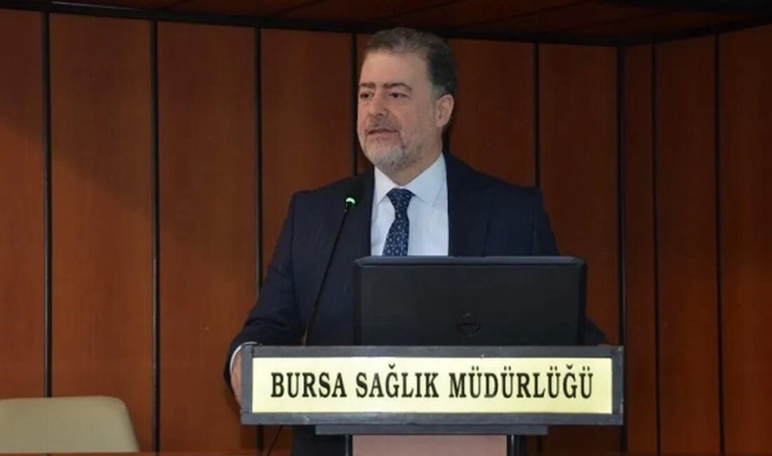 Bursa'nın Osmangazi ilçesinde vakaya yetişmeye çalışan bir ambulans sirenlerini açarak