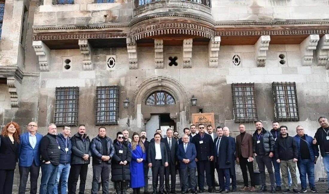 Kayseri Büyükşehir Belediye Başkanı Dr. Memduh Büyükkılıç, Kayseri Valisi Gökmen