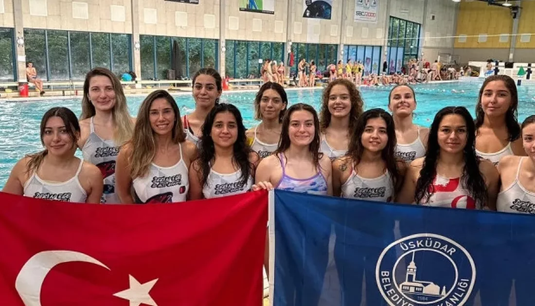 İstanbul Üsküdar Belediyesi Spor Kulübü yeni kurulan hokey takımıyla başarılarına