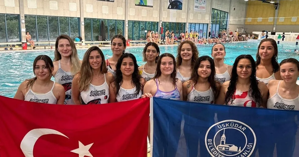 İstanbul Üsküdar Belediyesi Spor Kulübü yeni kurulan hokey takımıyla başarılarına