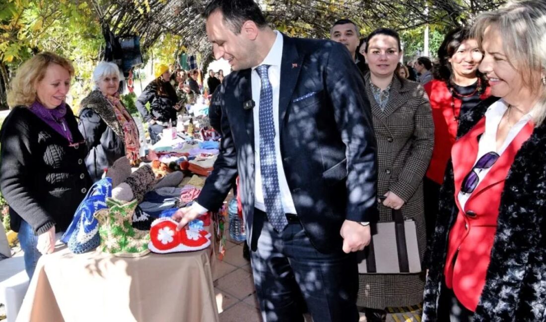 İzmir Bornova Belediyesi’nin ev sahipliğinde düzenlenen “Kadın Girişimi ve İşletme
