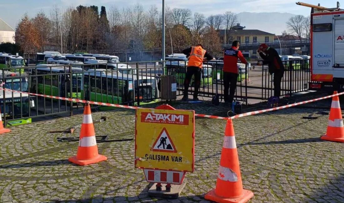 Kocaeli Büyükşehir Belediyesi A Takımı ekipleri, İzmit Batı Terminali’ndeki istinat