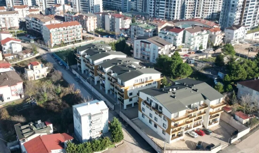 Kocaeli’de Topçular Mahallesine ulaşımda konfor Kocaeli İzmit Belediyesi Fen İşleri Müdürlüğü ekipleri tarafından Topçular Mahallesinde