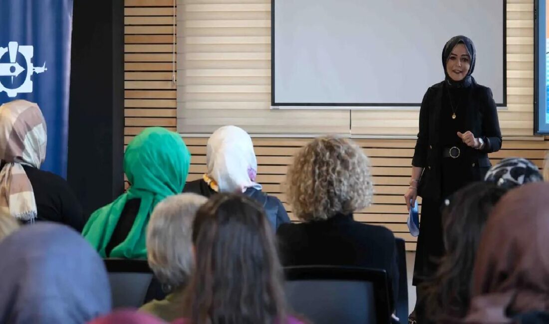 Kocaeli Büyükşehir’in “Dünya Kadın Hakları Günü” kapsamında düzenlediği söyleşide kadın