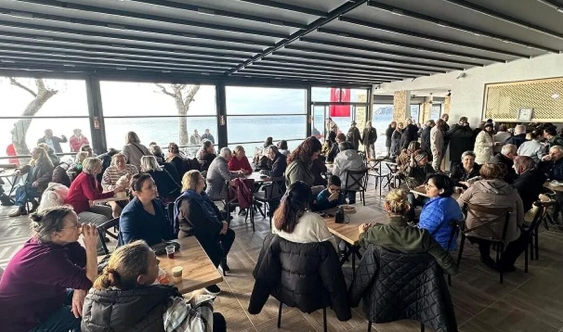 Marmara Adalar Belediyesi tarafından hayata geçirilen Kole Ada Cafe, düzenlenen