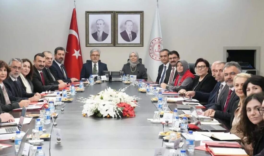 Milli Eğitim Bakanlığı'nca, çocuk edebiyatı alanında eser vermiş öğretmenlere yönelik