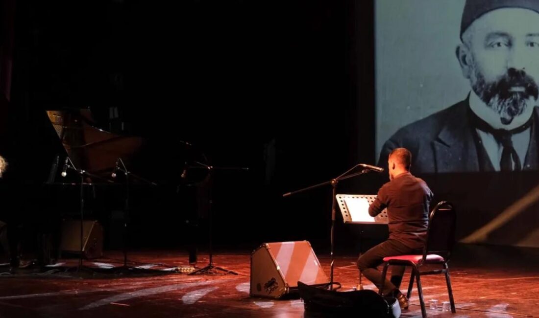 Kocaeli'de Milli Şairimiz Mehmet Akif Ersoy, vefatının 88. yıldönümünde İzmit