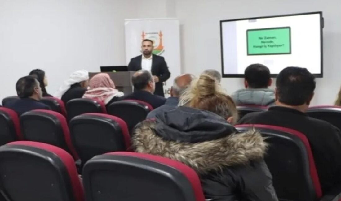 Şanlıurfa Büyükşehir Belediyesi tarafından mevsimlik tarım işçiliği aracılarına bilgilendirme semineri
